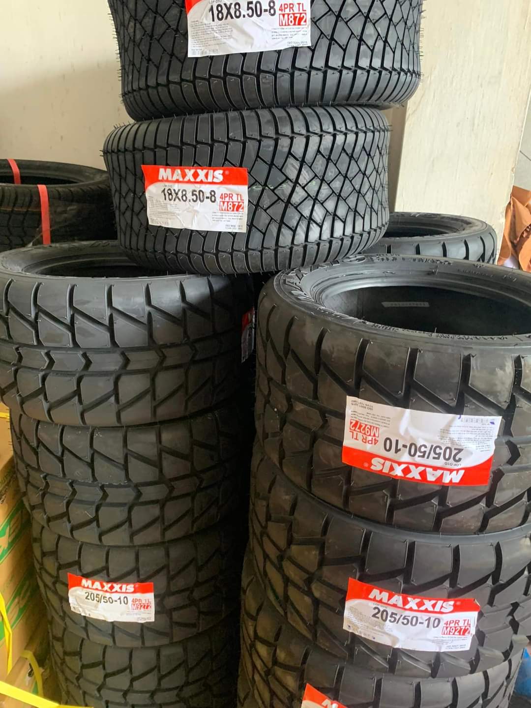 lop xe dien maxxis